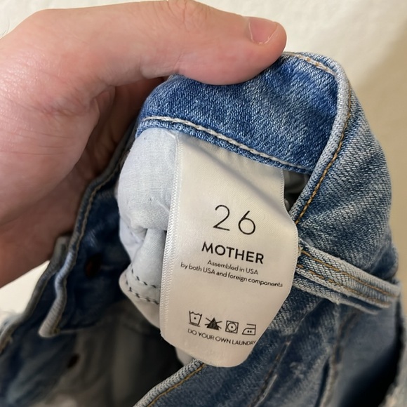 MOTHER Superior | The Tomcat The Confession Straight Leg Distressed Jean 26 - Picture 9 of 10